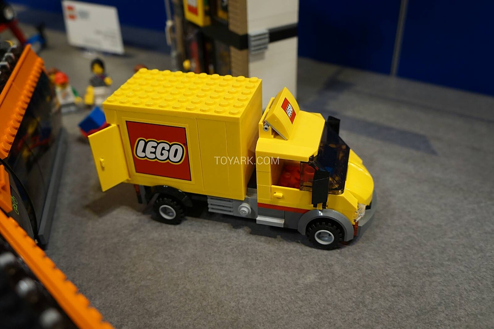Toy-Fair-2015-LEGO-City-046