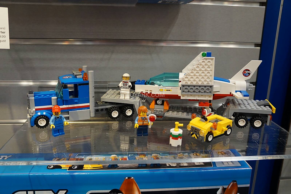 Toy-Fair-2015-LEGO-City-054