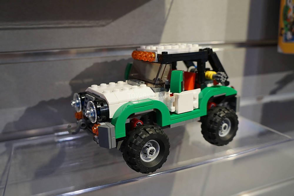 Toy-Fair-2015-LEGO-Creator-021